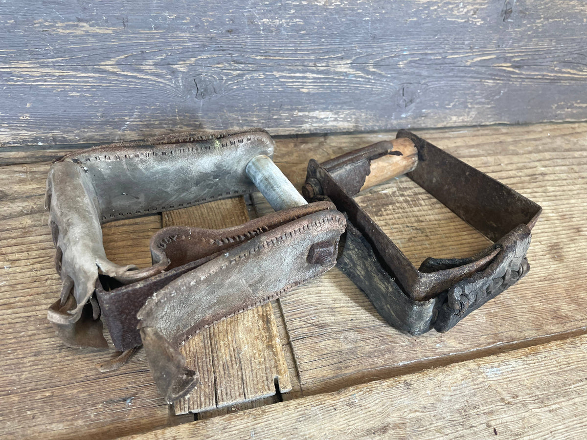 Tapaderos-Antique Stirrups-WH4-Vaquero Saddle-Metal-Assorted